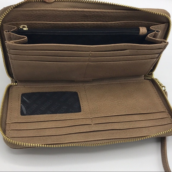 Steve Madden Tan Wallet Wristlet - Picture 5 of 6